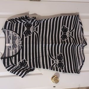 LuLaRoe Classic Tee size M